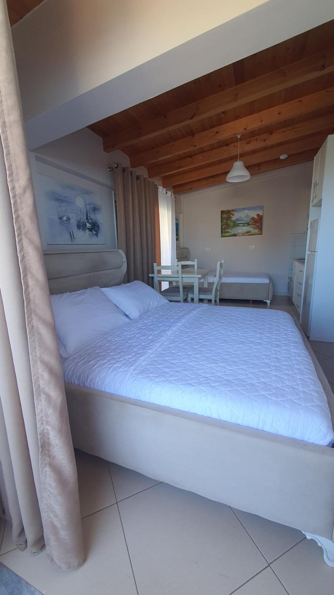 Hotel Vila Alvin & Apartments Sarande Exterior photo